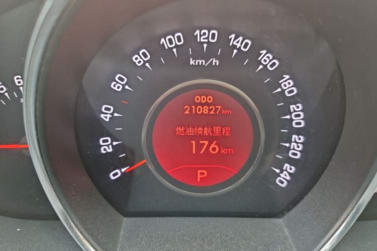Used Kia Sportage R 2012 2.0L Automatic Two-Wheel Drive NAVI Odometer Close Up
