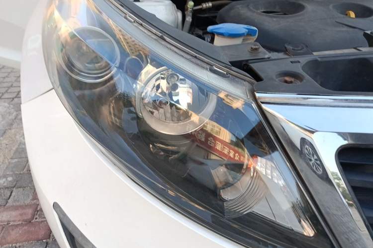 Used Kia Sportage R 2012 2.0L Automatic Two-Wheel Drive GLS Right Front Headlight