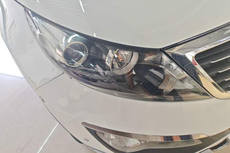 Used Kia Sportage R 2012 2.0L Automatic Two-Wheel Drive GLS Right Front Headlight