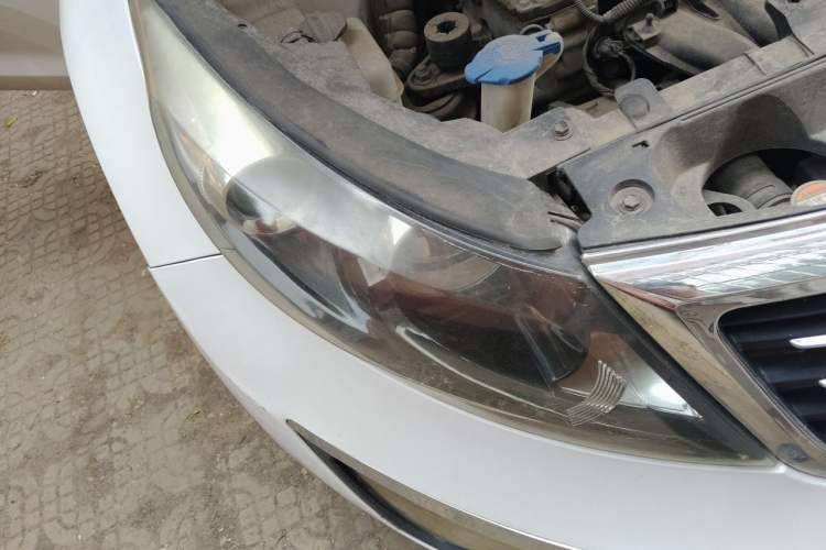 Used Kia Sportage R 2012 2.0L Automatic Two-Wheel Drive GLS Right Front Headlight