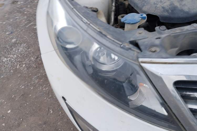 Used Kia Sportage R 2012 2.0L Automatic Two-Wheel Drive GLS Right Front Headlight