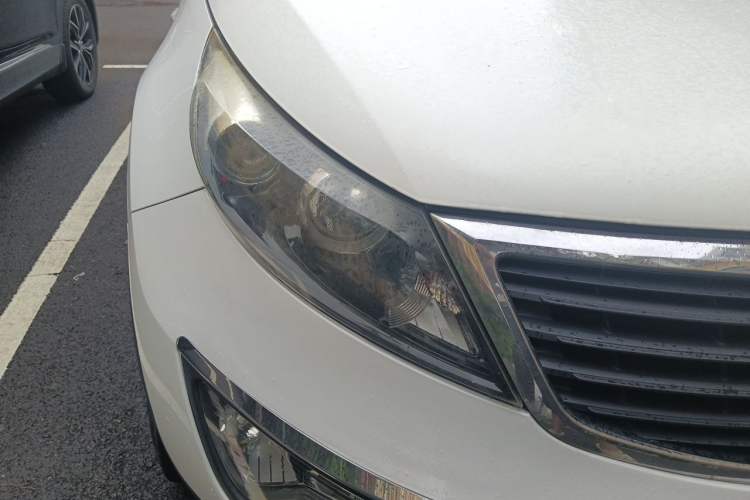 Used Kia Sportage R 2012 2.0L Automatic Two-Wheel Drive GL Trim Right Front Headlight