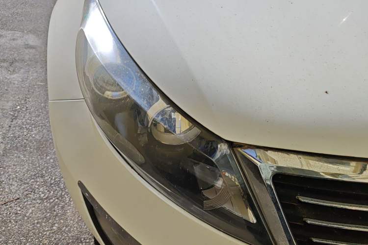 Used Kia Sportage R 2012 2.0L Automatic Two-Wheel Drive GL Trim Right Front Headlight