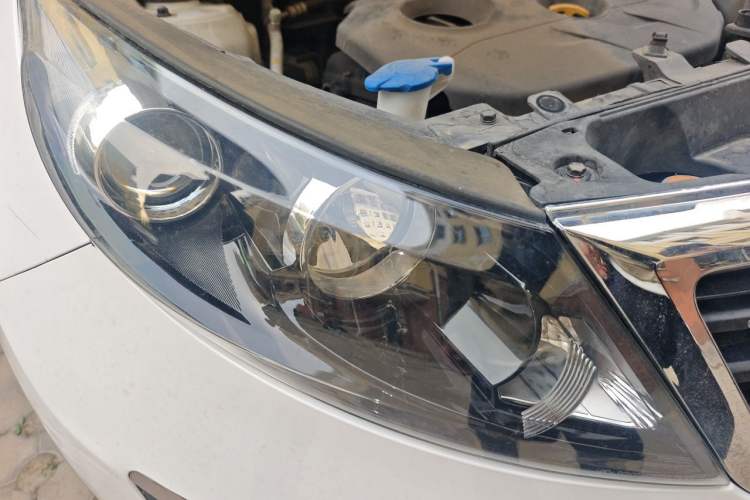 Used Kia Sportage R 2012 2.0L Automatic Two-Wheel Drive NAVI Right Front Headlight