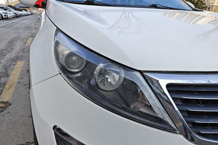 Used Kia Sportage R 2012 2.0L Automatic Two-Wheel Drive NAVI Right Front Headlight