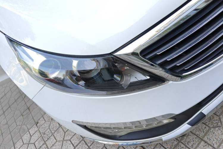 Used Kia Sportage R 2012 2.0L Automatic Two-Wheel Drive NAVI Right Front Headlight