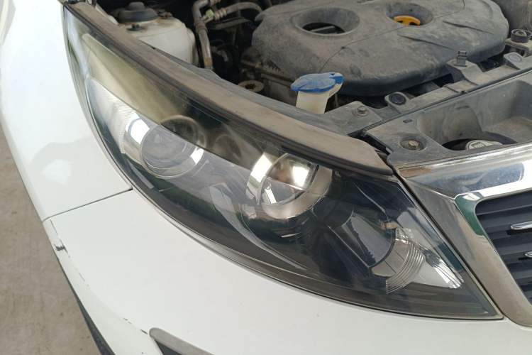 Used Kia Sportage R 2012 2.0L Automatic Two-Wheel Drive GLS Right Front Headlight