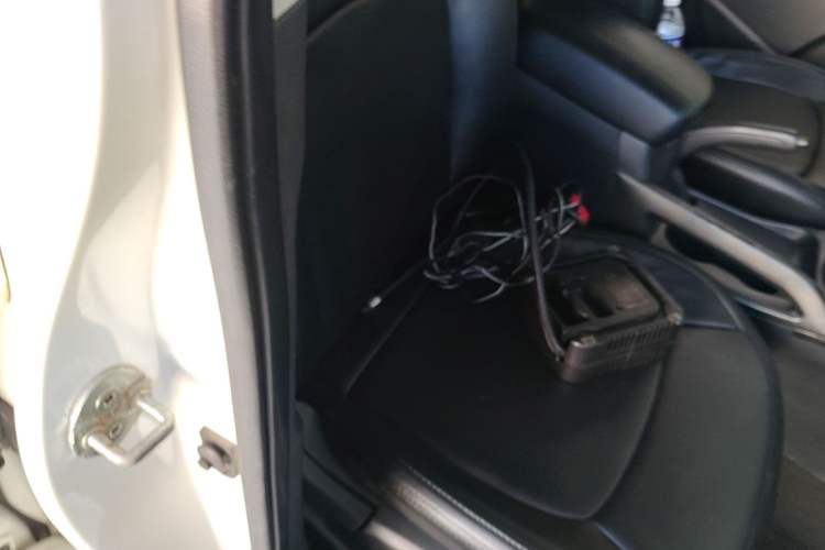 Used Kia Sportage R 2012 2.0L Automatic Two-Wheel Drive GL Trim Right Front Seat