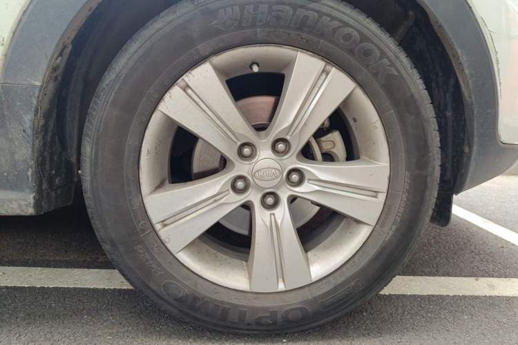 Used Kia Sportage R 2012 2.0L Automatic Two-Wheel Drive GLS Right Front Wheel Hub