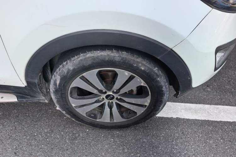 Used Kia Sportage R 2012 2.0L Automatic Two-Wheel Drive NAVI Right Front Wheel Hub