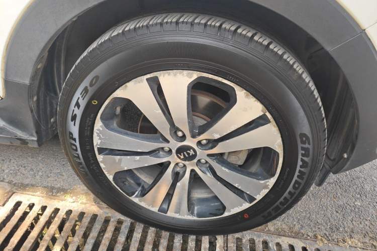 Used Kia Sportage R 2012 2.0L Automatic Two-Wheel Drive GLS Right Front Wheel Hub