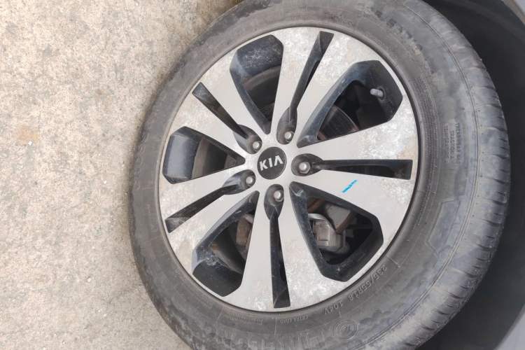 Used Kia Sportage R 2012 2.0L Automatic Two-Wheel Drive NAVI Right Front Wheel Hub