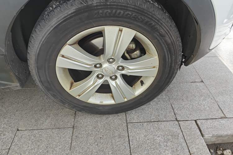 Used Kia Sportage R 2012 2.0L Automatic Two-Wheel Drive GLS Right Front Wheel Hub
