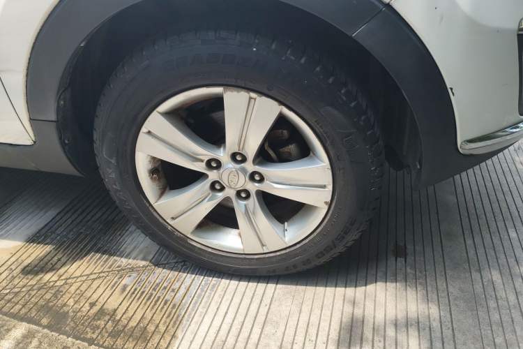 Used Kia Sportage R 2012 2.0L Automatic Two-Wheel Drive GLS Right Front Wheel Hub