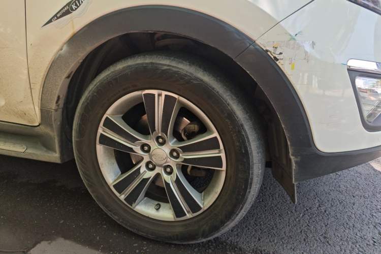 Used Kia Sportage R 2012 2.0L Automatic Two-Wheel Drive GLS Right Front Wheel Hub