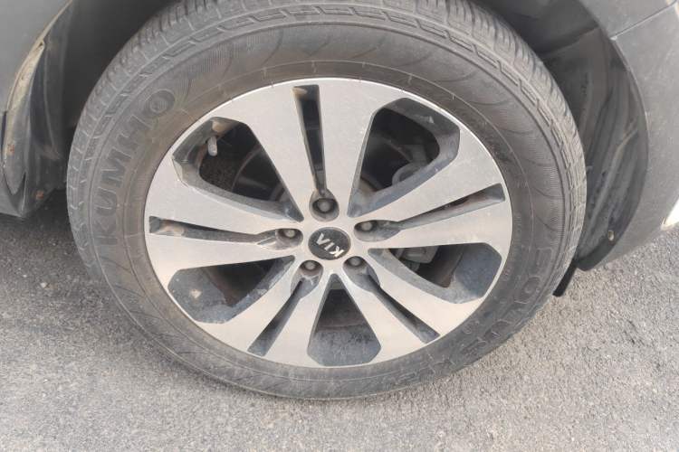 Used Kia Sportage R 2012 2.0L Automatic Two-Wheel Drive NAVI Right Front Wheel Hub