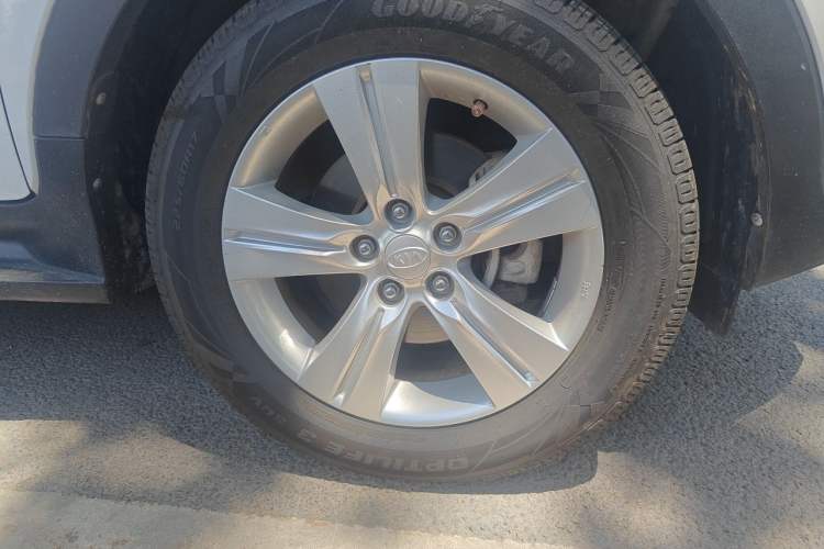 Used Kia Sportage R 2012 2.0L Automatic Two-Wheel Drive GLS Right Front Wheel Hub