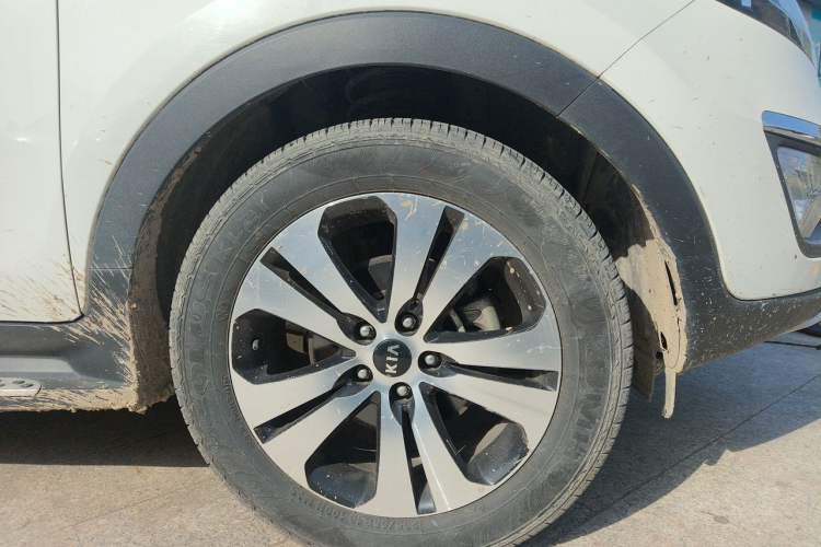 Used Kia Sportage R 2012 2.0L Automatic Two-Wheel Drive NAVI Right Front Wheel Hub