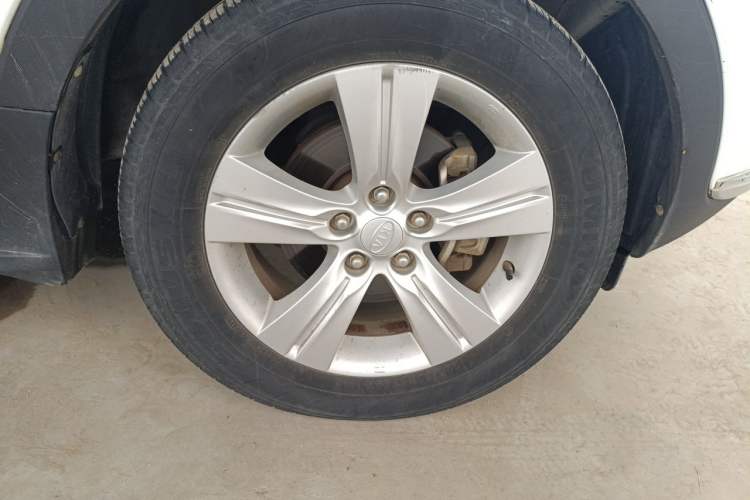 Used Kia Sportage R 2012 2.0L Automatic Two-Wheel Drive GLS Right Front Wheel Hub