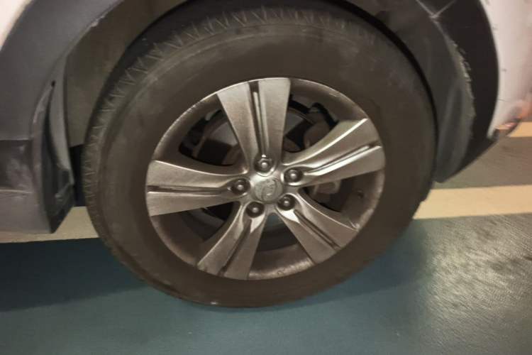 Used Kia Sportage R 2012 2.0L Automatic Two-Wheel Drive GLS Right Front Wheel Hub