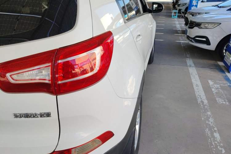 Used Kia Sportage R 2012 2.0L Automatic Two-Wheel Drive GL Trim Right Rear Taillight