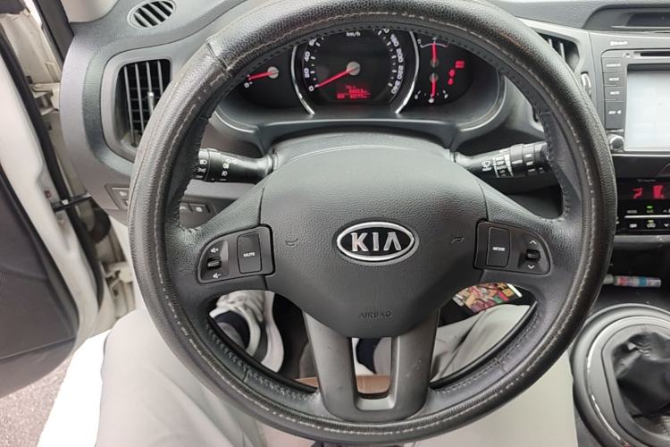 Used Kia Sportage R 2012 2.0L Manual Two-Wheel Drive GLS Steering Wheel