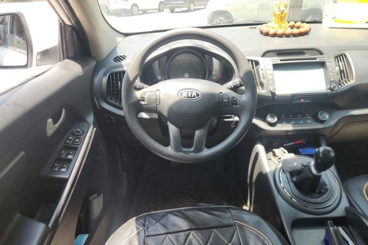Used Kia Sportage R 2012 2.0L Manual Two-Wheel Drive GL Trim Steering Wheel