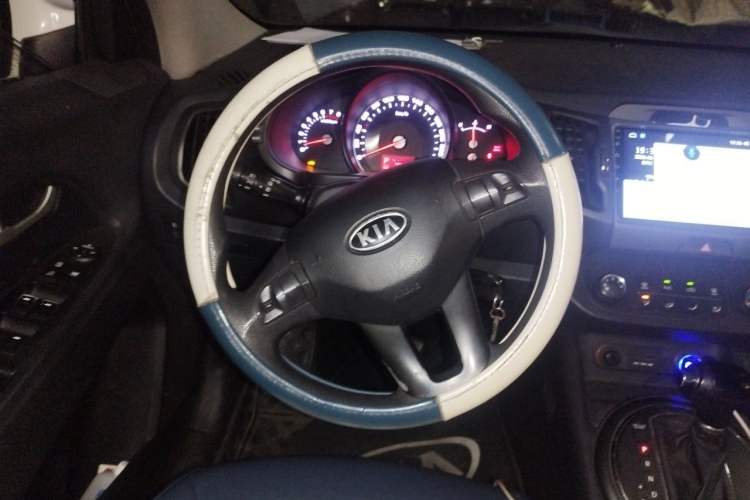 Used Kia Sportage R 2012 2.0L Automatic Two-Wheel Drive GL Trim Steering Wheel