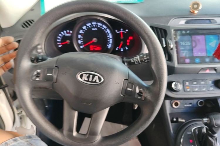 Used Kia Sportage R 2012 2.0L Automatic Two-Wheel Drive GL Trim Steering Wheel