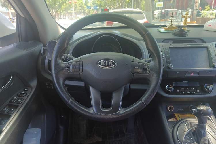 Used Kia Sportage R 2012 2.0L Automatic Two-Wheel Drive GLS Steering Wheel
