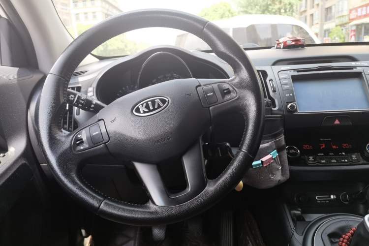 Used Kia Sportage R 2012 2.0L Manual Two-Wheel Drive GLS Steering Wheel