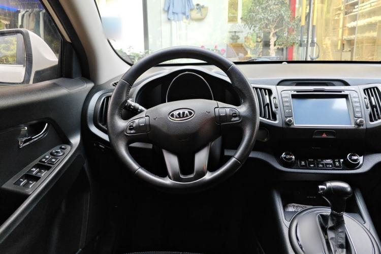 Used Kia Sportage R 2012 2.0L Automatic Two-Wheel Drive NAVI Steering Wheel