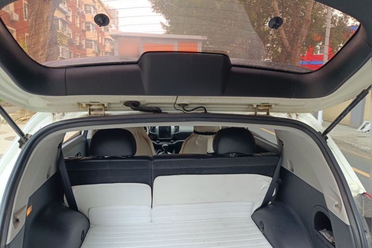 Used Kia Sportage R 2012 2.0L Automatic Two-Wheel Drive GLS Trunk