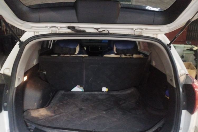 Used Kia Sportage R 2012 2.0L Automatic Two-Wheel Drive GL Trim Trunk