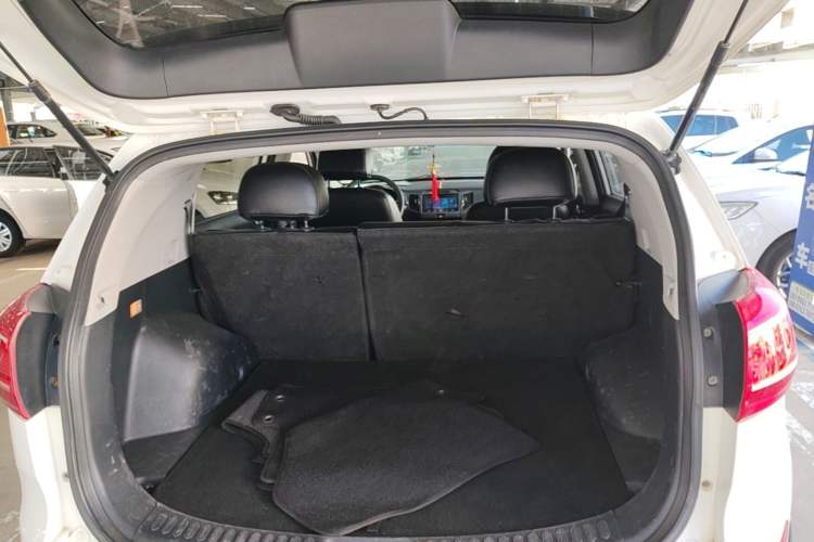 Used Kia Sportage R 2012 2.0L Automatic Two-Wheel Drive GL Trim Trunk