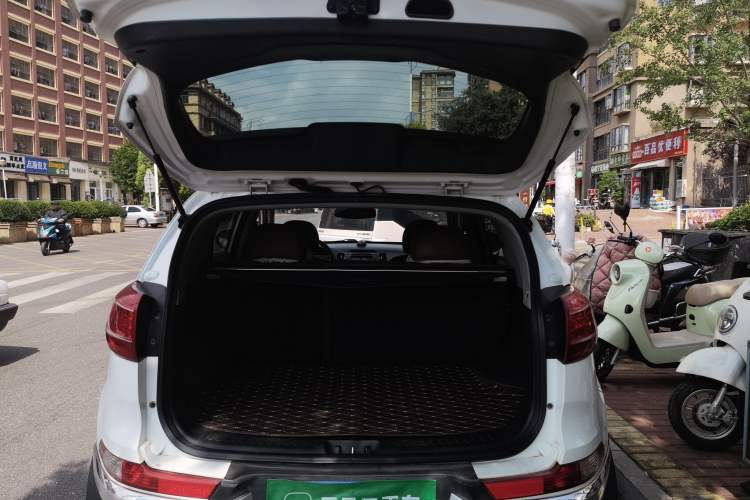 Used Kia Sportage R 2012 2.0L Manual Two-Wheel Drive GLS Trunk