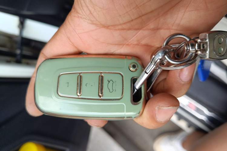 Used Kia Sportage R 2012 2.0L Automatic Two-Wheel Drive GLS Vehicle Key