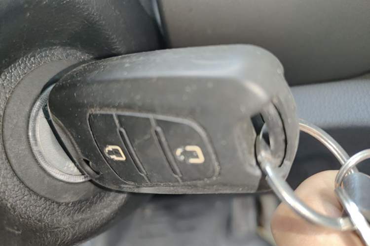 Used Kia Sportage R 2012 2.0L Manual Two-Wheel Drive GL Trim Vehicle Key