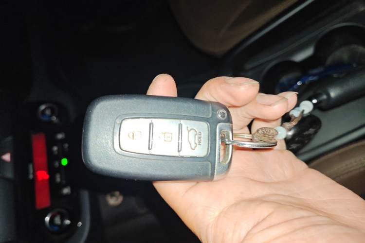 Used Kia Sportage R 2012 2.0L Automatic Two-Wheel Drive GLS Vehicle Key