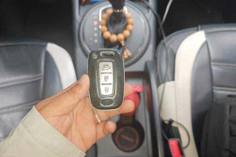 Used Kia Sportage R 2012 2.0L Automatic Two-Wheel Drive NAVI Vehicle Key