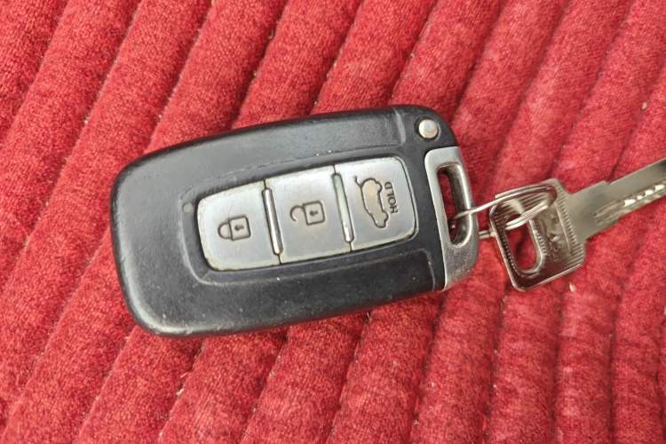 Used Kia Sportage R 2012 2.0L Automatic Two-Wheel Drive GLS Vehicle Key