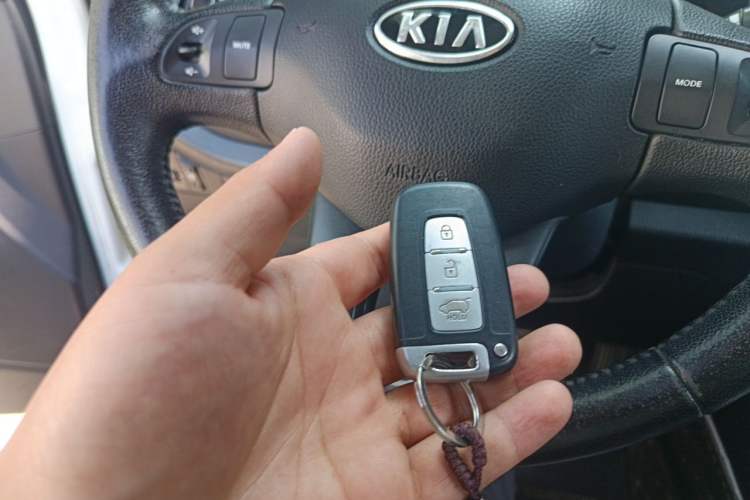 Used Kia Sportage R 2012 2.0L Automatic Two-Wheel Drive NAVI Vehicle Key