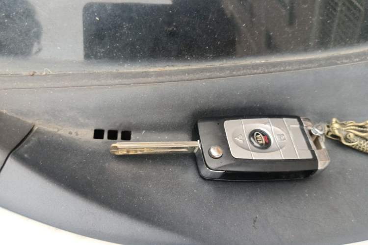 Used Kia Sportage R 2012 2.0L Automatic Two-Wheel Drive GL Trim Vehicle Key
