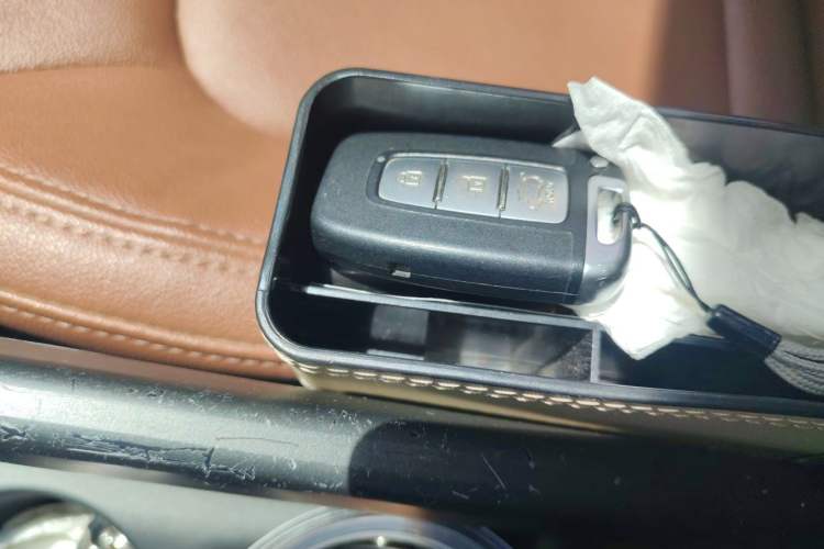 Used Kia Sportage R 2012 2.0L Automatic Two-Wheel Drive GLS Vehicle Key