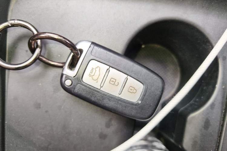 Used Kia Sportage R 2012 2.0L Automatic Two-Wheel Drive GLS Vehicle Key
