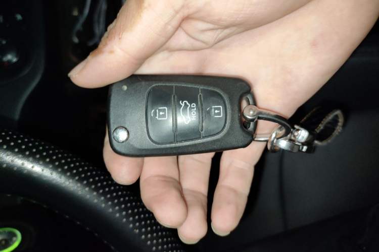 Used Kia Sportage R 2012 2.0L Automatic Two-Wheel Drive GL Trim Vehicle Key
