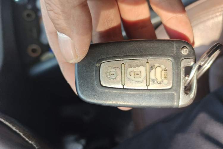 Used Kia Sportage R 2012 2.0L Automatic Two-Wheel Drive GLS Vehicle Key