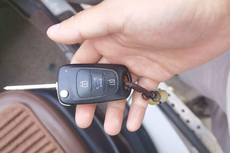 Used Kia Sportage R 2012 2.0L Manual Two-Wheel Drive GLS Vehicle Key