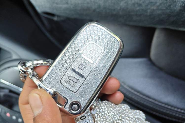 Used Kia Sportage R 2012 2.0L Automatic Two-Wheel Drive NAVI Vehicle Key