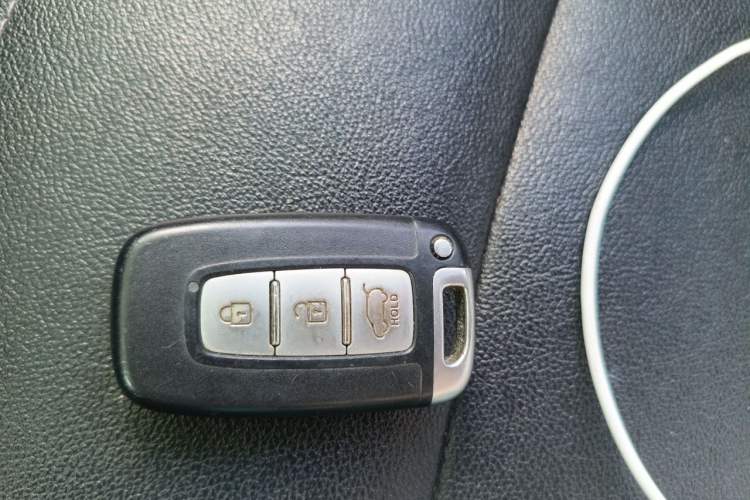 Used Kia Sportage R 2012 2.0L Automatic Two-Wheel Drive GLS Vehicle Key
